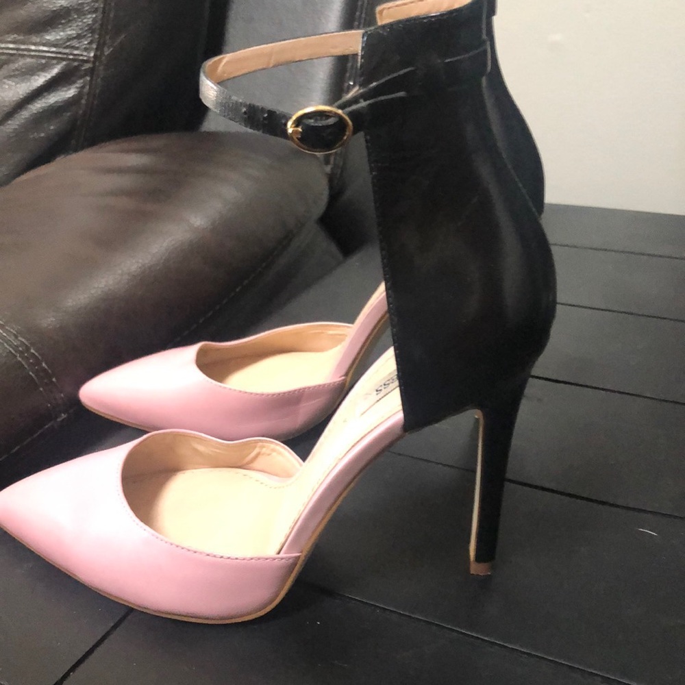 Shoes - Picture 2 of 4